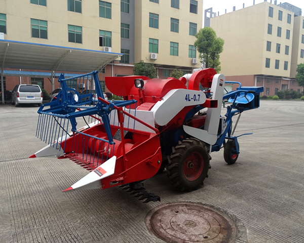 Wheel Type Full Feeding Combine Harvester Machine